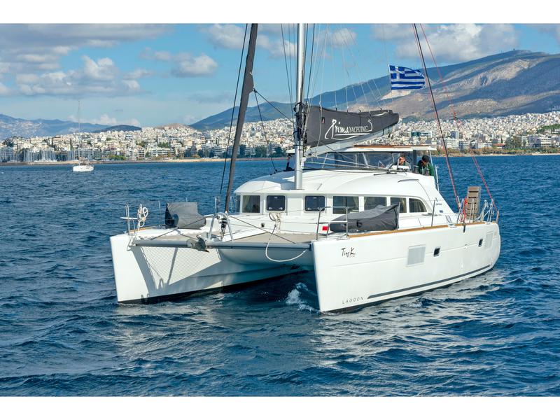 Book yachts online - catamaran - Lagoon 380 ( INVENTER ) - Tiny K. ( inverter-solar panels ) - rent