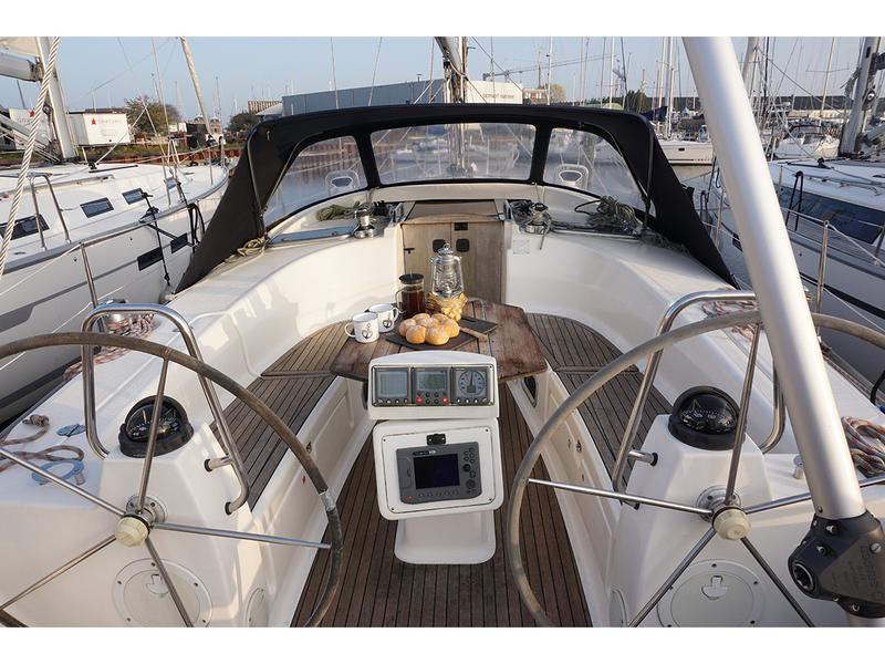 Book yachts online - sailboat - Bavaria 40 Cruiser - Luna - rent