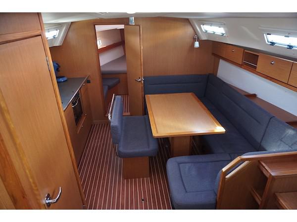 Book yachts online - sailboat - Bavaria Cruiser 40 - Santiano - rent
