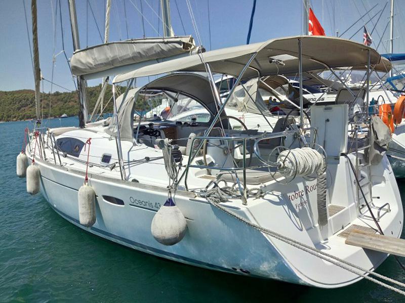 Book yachts online - sailboat - Beneteau 43 - October Rouge - rent