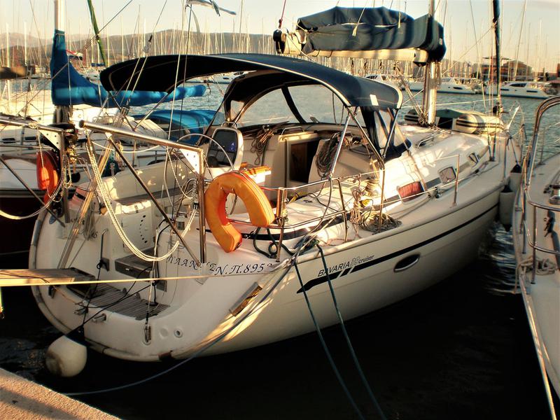 Book yachts online - sailboat - Bavaria 39 Cruiser - Planis - rent