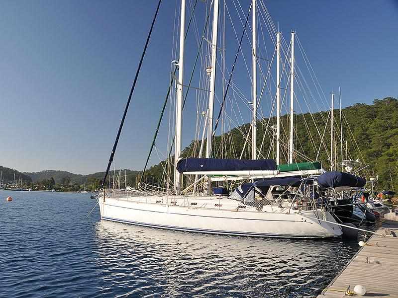 Book yachts online - sailboat - Harmony 52 - Dugong - rent