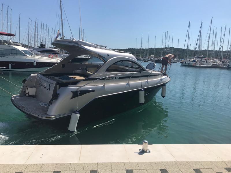 Book yachts online - motorboat - Mirakul 30 - MARTA X - rent