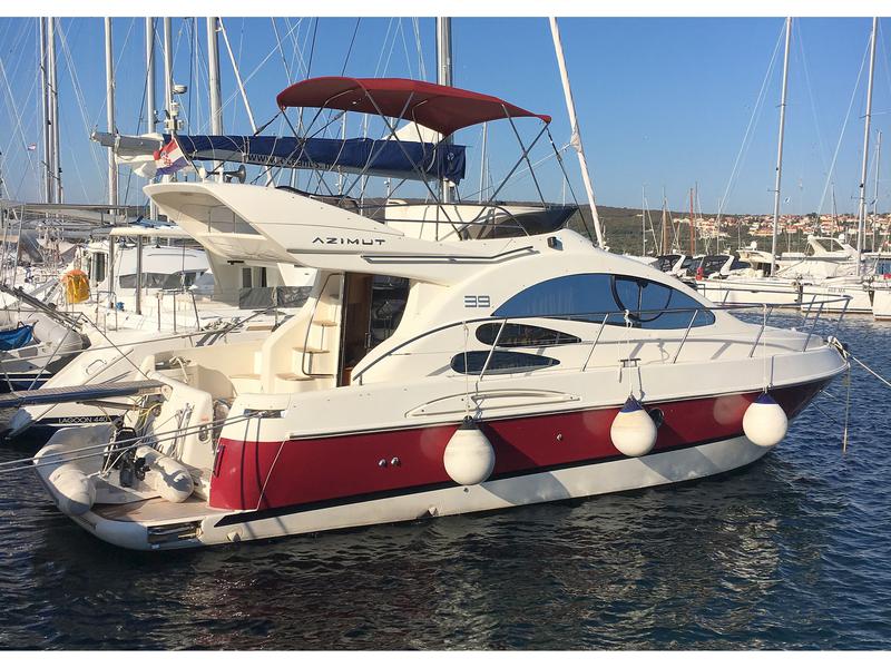 Book yachts online - motorboat - Azimut 39 - MARTA - rent