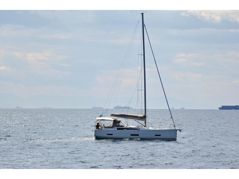 Book yachts online - sailboat - Dufour 390 Grand Large - Electra - rent