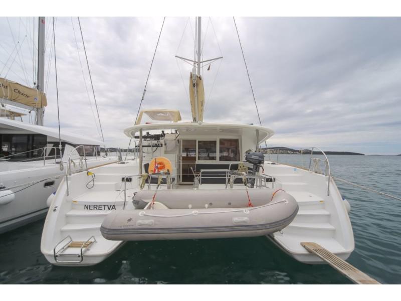 Book yachts online - catamaran - Lagoon 400 S2 - Neretva - rent