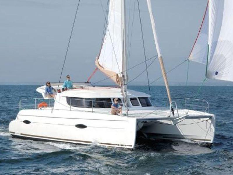 Book yachts online - catamaran - Lipari 41 - Melody - rent