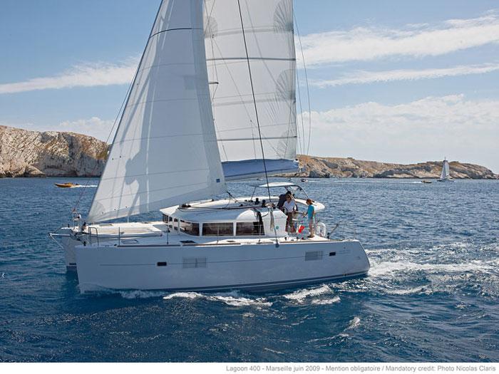 Book yachts online - catamaran - Lagoon 400 S2 - Solanta - rent