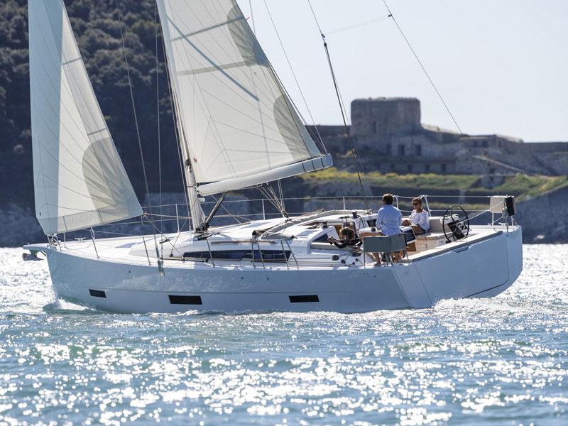Book yachts online - sailboat - Dufour 430 Grand Large - Cardinal - rent