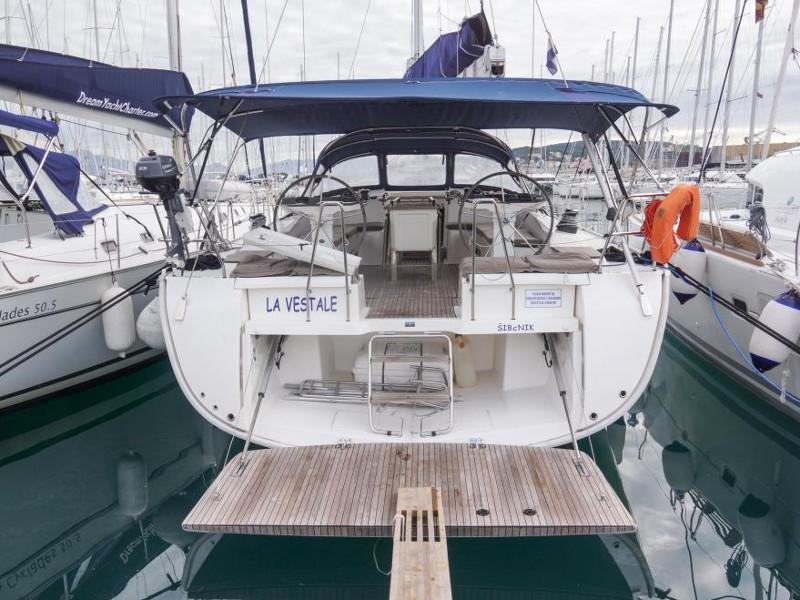 Book yachts online - sailboat - Bavaria Cruiser 56 - La Vestale - rent