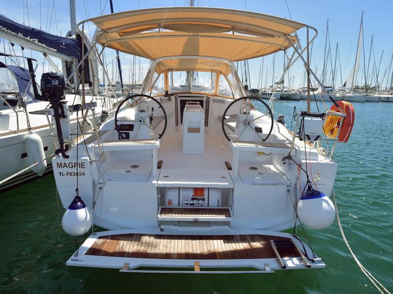Book yachts online - sailboat - Oceanis 38.1 - Magpie - rent