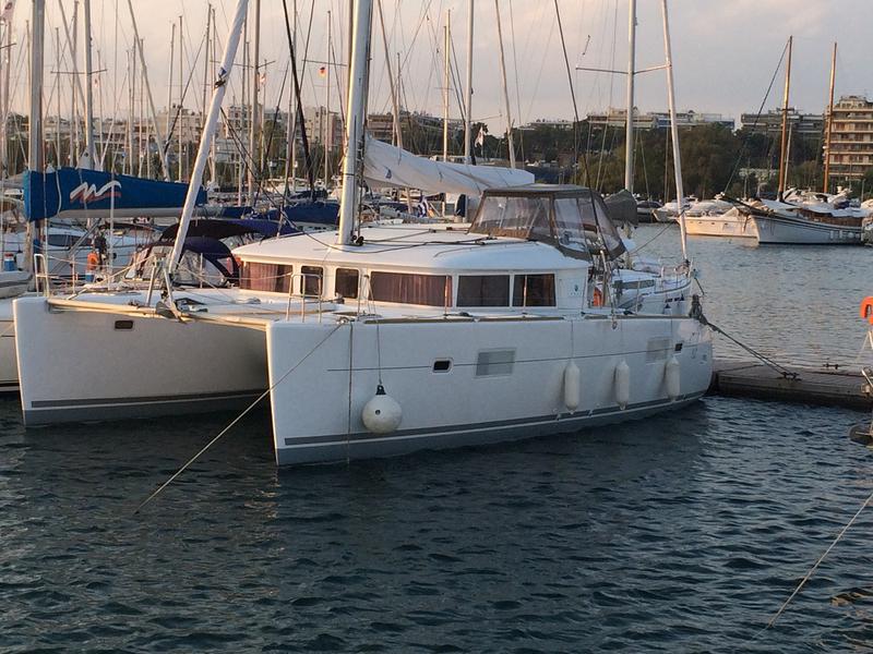 Book yachts online - catamaran - Lagoon 400 S2 - Emerald Seas - rent