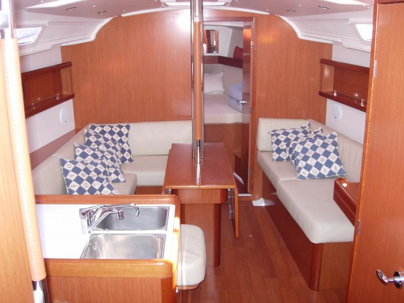 Book yachts online - sailboat - Oceanis 37 - Tristaina - rent