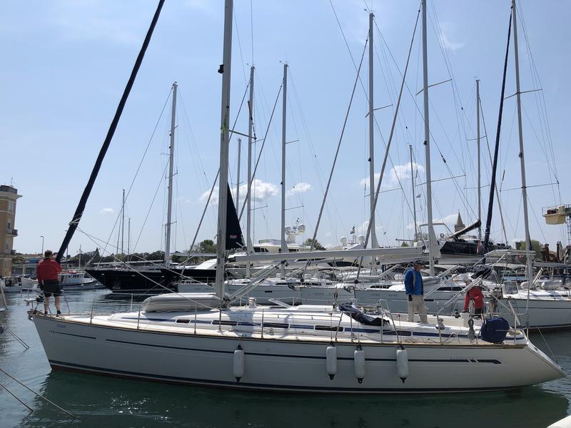 Book yachts online - sailboat - Bavaria 44 - Dišpet - sails 2019/solar panels - rent