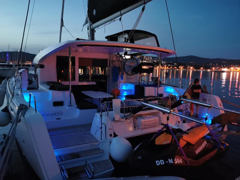 Book yachts online - catamaran - Lagoon 40 - Balance 69 - rent