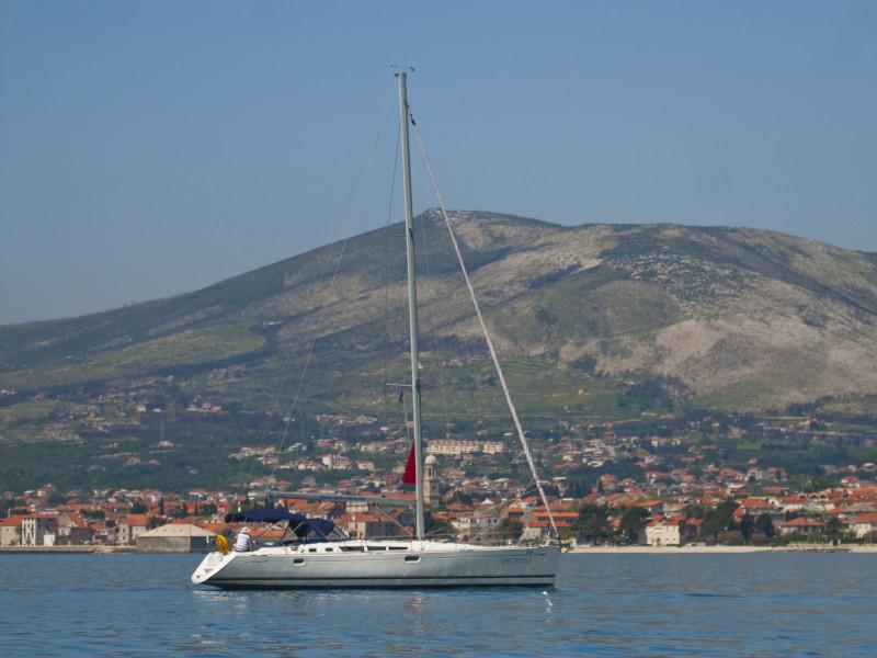 Book yachts online - sailboat - Sun Odyssey 49 - Živa - rent