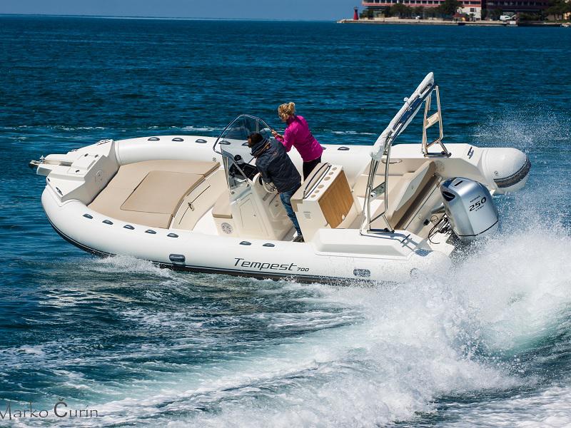 Book yachts online - motorboat - BWA 26 Sport GT - BWA 26 - rent