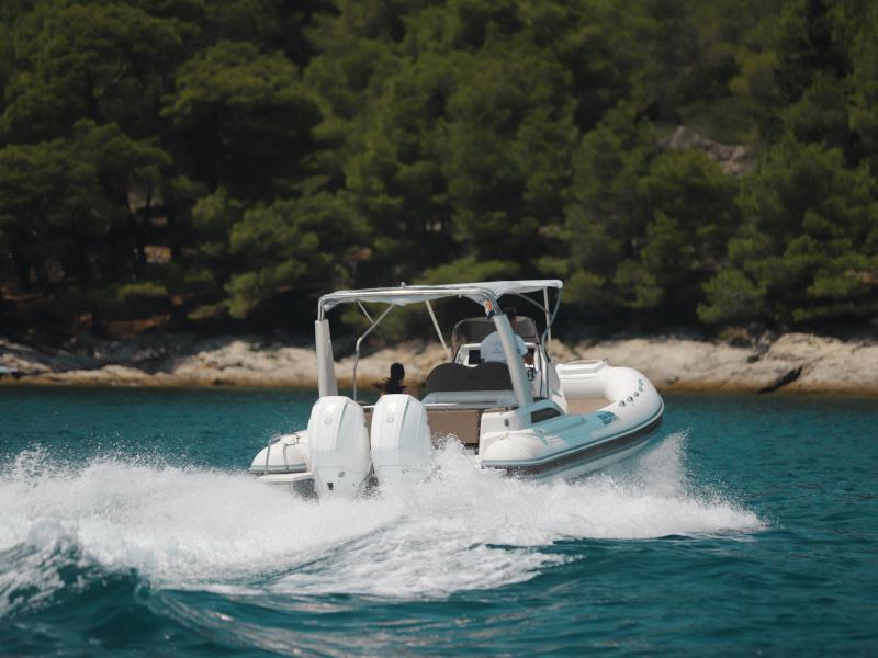 Book yachts online - motorboat - Joker Clubman 28 - JOKER BOAT CLUBMAN 28 + MERCURY 2x250 - rent