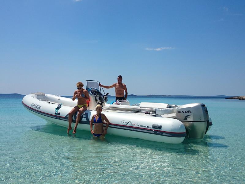 Book yachts online - motorboat - SPORT 22GT + Honda 150 - BWA - rent