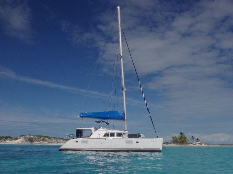 Book yachts online - catamaran - Lagoon 440 - Victoria - rent