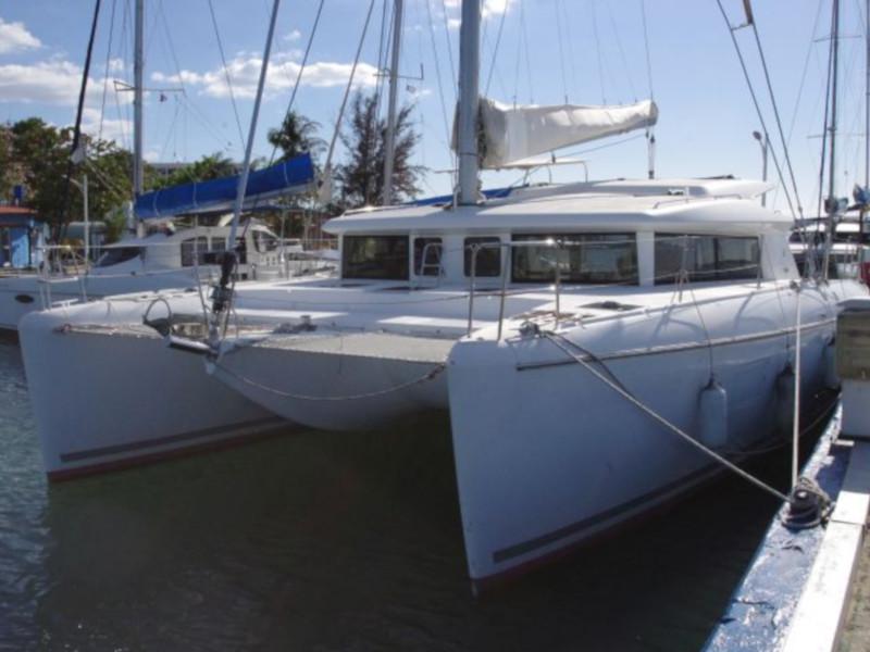 Book yachts online - catamaran - Lagoon 421 - Estrella - rent