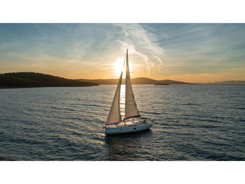 Book yachts online - sailboat - Hanse 455 - AURUM I - rent