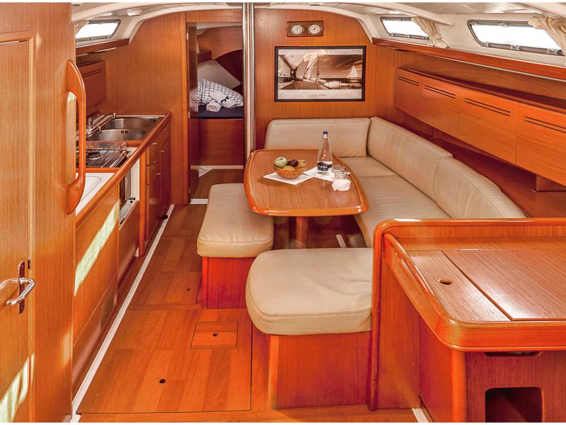 Book yachts online - sailboat - Cyclades 39.3 - Spicy - rent