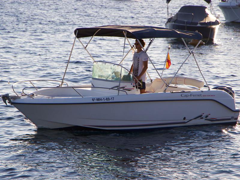 Book yachts online - motorboat - Cap-Ferret 650 Open - Lunamar - rent