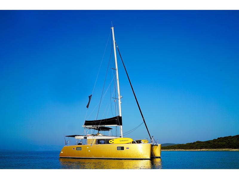 Book yachts online - catamaran - Lagoon 450 - Black Duck - rent