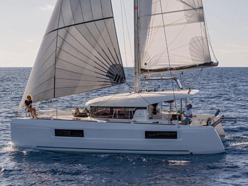 Book yachts online - catamaran - Lagoon 40 - Madrigal VI - rent