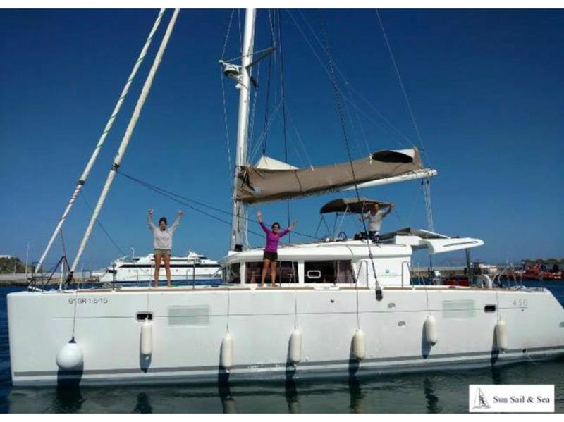 Book yachts online - catamaran - Lagoon 450  Flybridge Owner Version - Madrigal V - rent