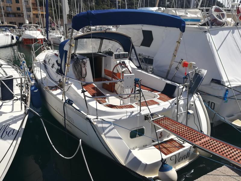 Book yachts online - sailboat - Oceanis 323 - 4 Venti - rent