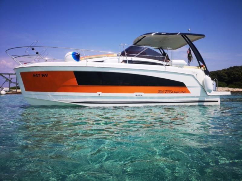 Book yachts online - motorboat - Balt 818 Titanium - Valentina - rent