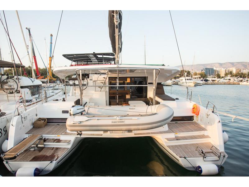 Book yachts online - catamaran - Lagoon 42 - Hydra X - rent