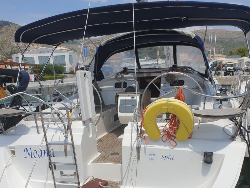 Book yachts online - sailboat - Elan 434 - Moana - rent
