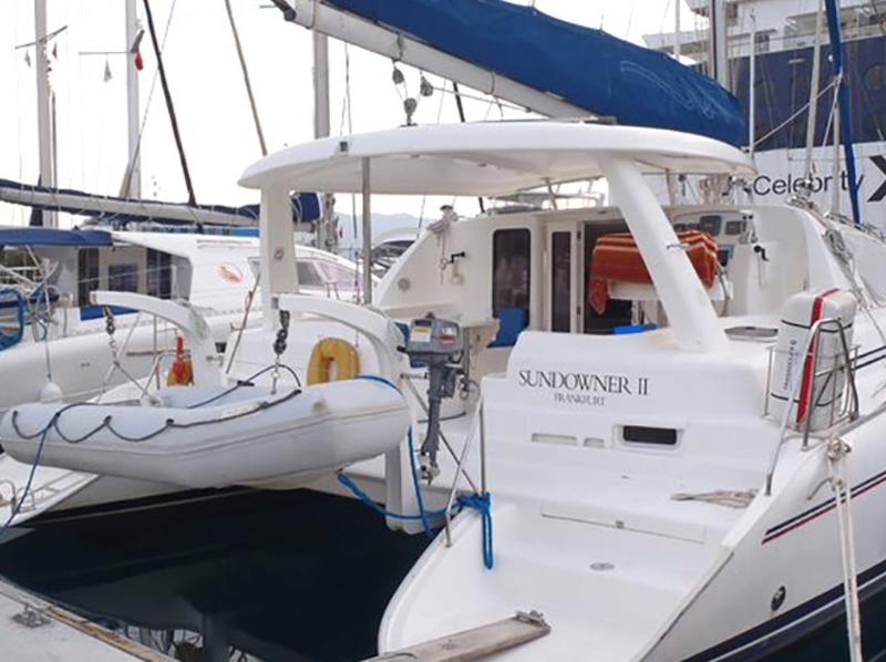 Book yachts online - catamaran - Leopard 4300 - Sundowner - rent