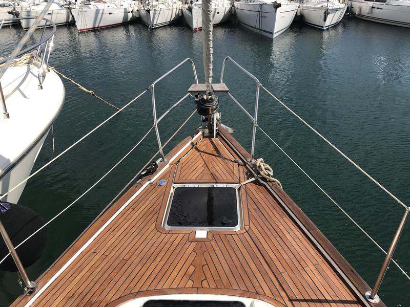 Book yachts online - sailboat - Bavaria 42 Cruiser - Dita - rent