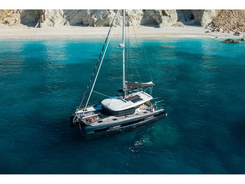 Book yachts online - catamaran - Lagoon 40 - Sol Invictus VIP-equipped (AC/Gen/Watermaker) - rent