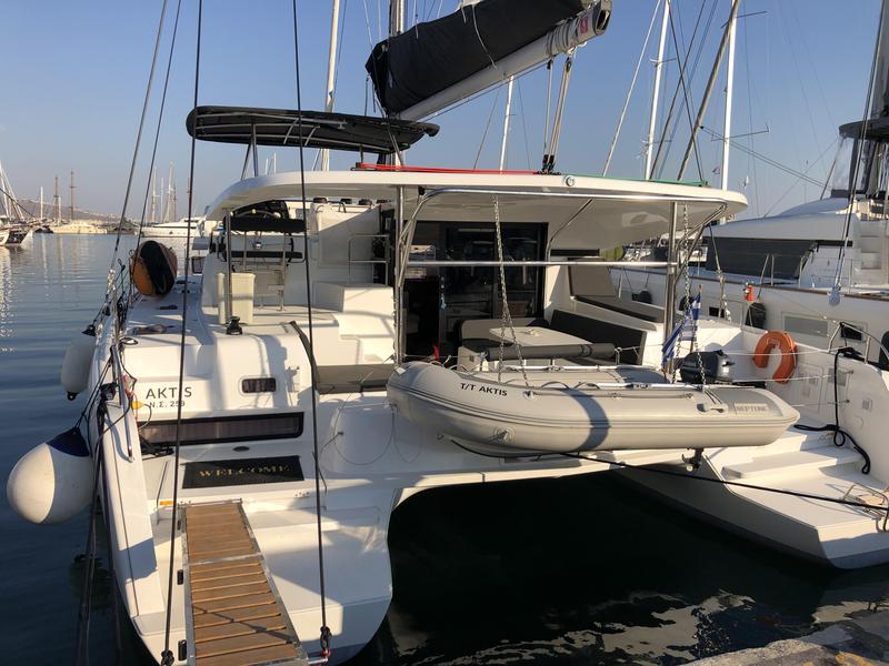 Book yachts online - catamaran - Lagoon 42 - AKTIS (air condition, generator, watermaker)   _Skippered Only_ - rent