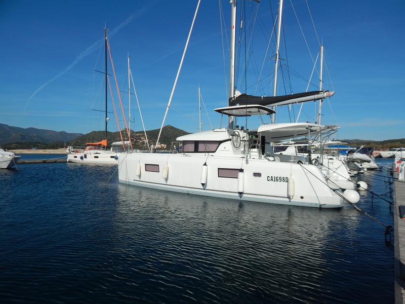 Book yachts online - catamaran - Lagoon 42 - Balute - rent