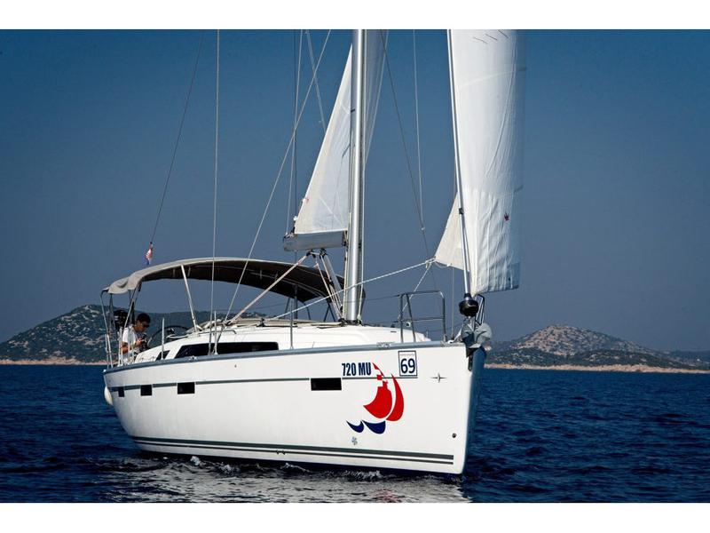 Book yachts online - sailboat - Bavaria Cruiser 41 - MH 76 - rent
