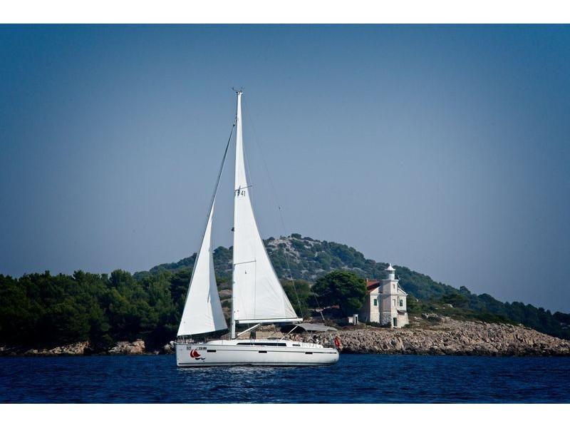 Book yachts online - sailboat - Bavaria Cruiser 41 - MH 58 - rent