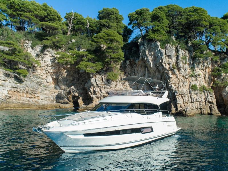 Book yachts online - motorboat - Prestige 460 - Marko I - rent