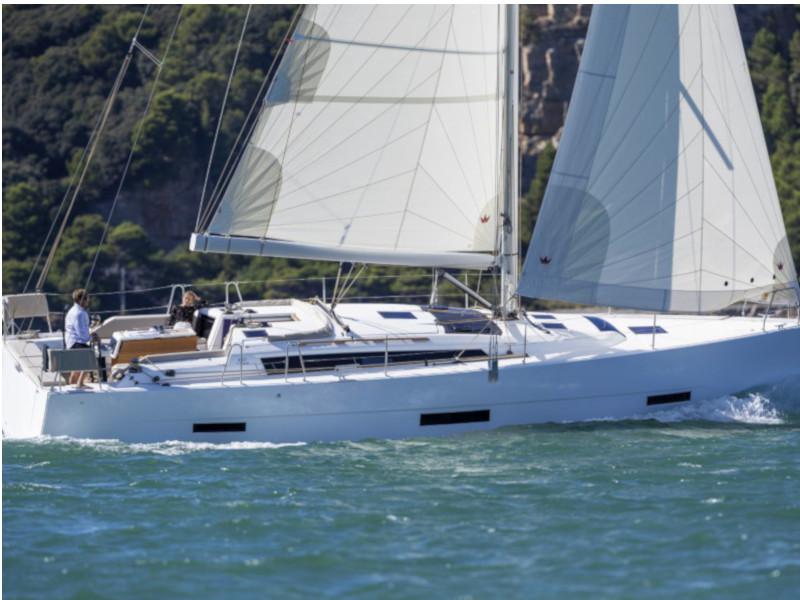 Book yachts online - sailboat - Dufour 430 - Victoria - rent