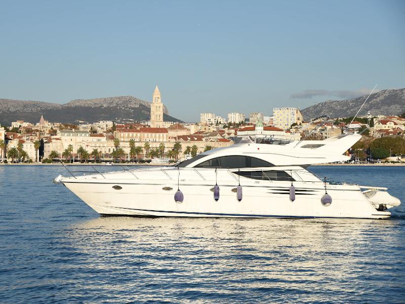 Book yachts online - motorboat - Phantom 50 - Gecko - rent