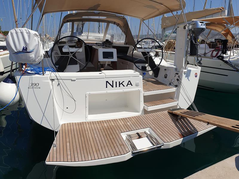 Book yachts online - sailboat - Dufour 390 Grand Large - Nika - rent