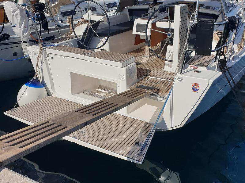 Book yachts online - sailboat - Dufour 360 Grand Large - Layla - rent