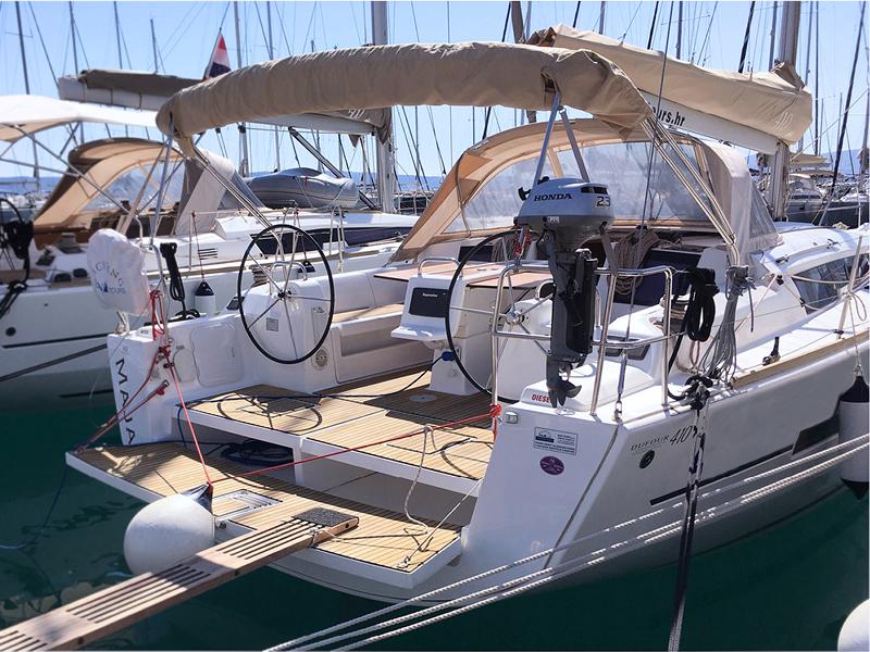 Book yachts online - sailboat - Dufour 410 Grand Large - Maja FB - rent