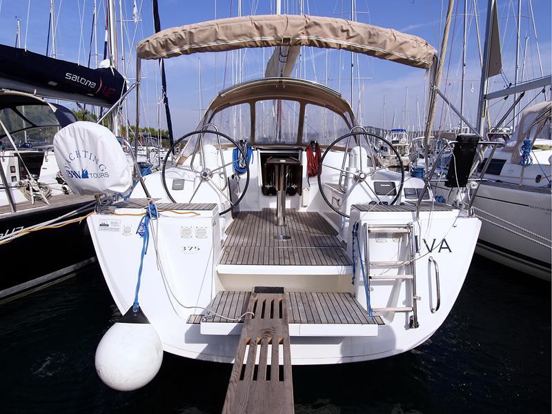 Book yachts online - sailboat - Dufour 375 Grand Large - Iva FB - rent