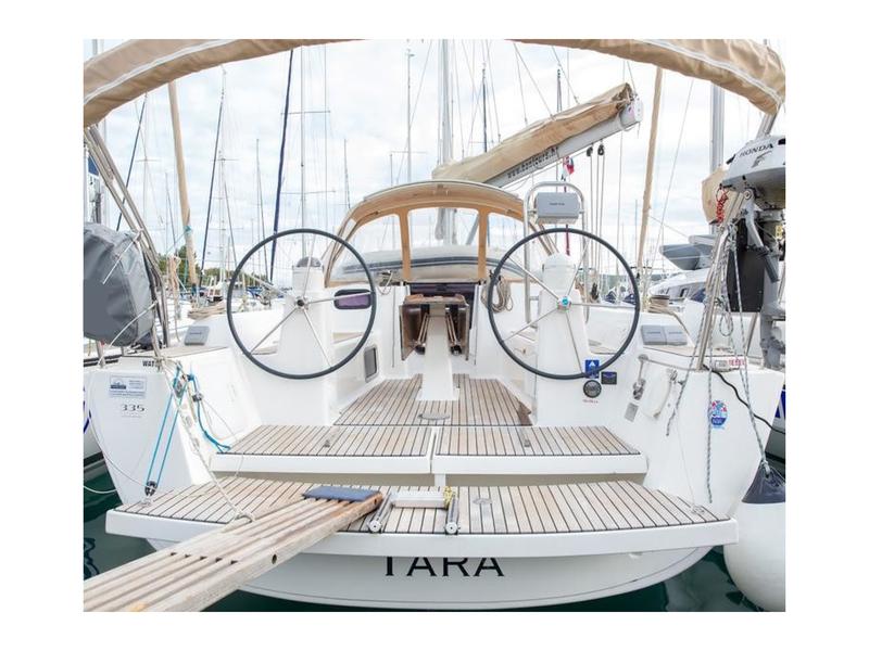 Book yachts online - sailboat - Dufour 335 Grand Large - Tara FB - rent